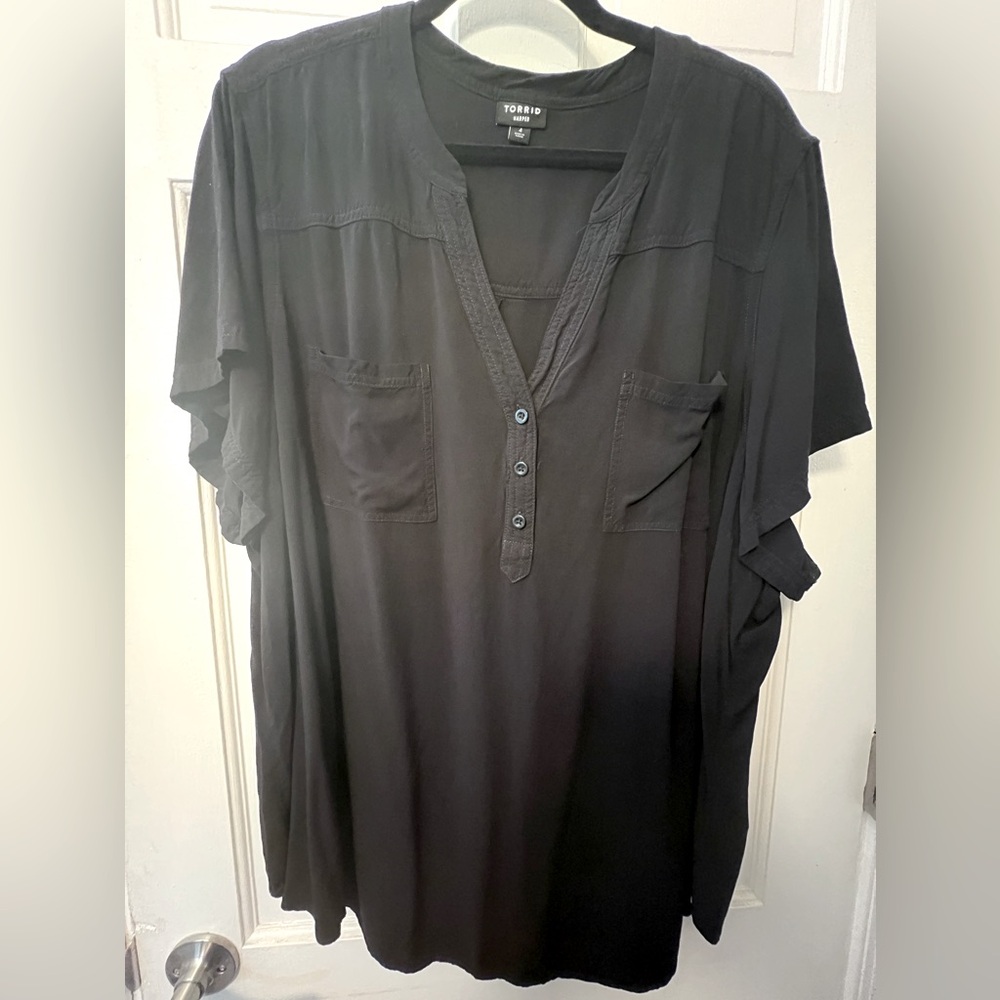 Torrid short sleeve blouse - size 4 - black
